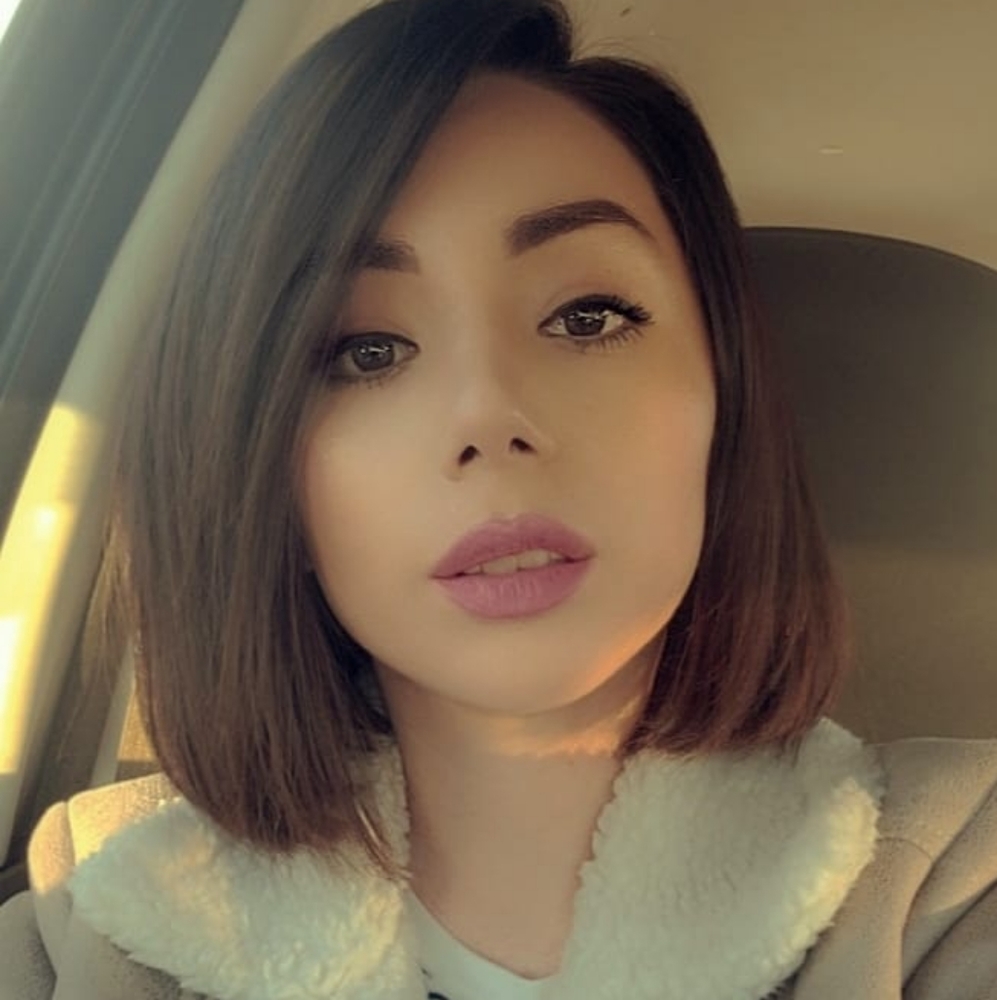 Meet your Posher, Cristina